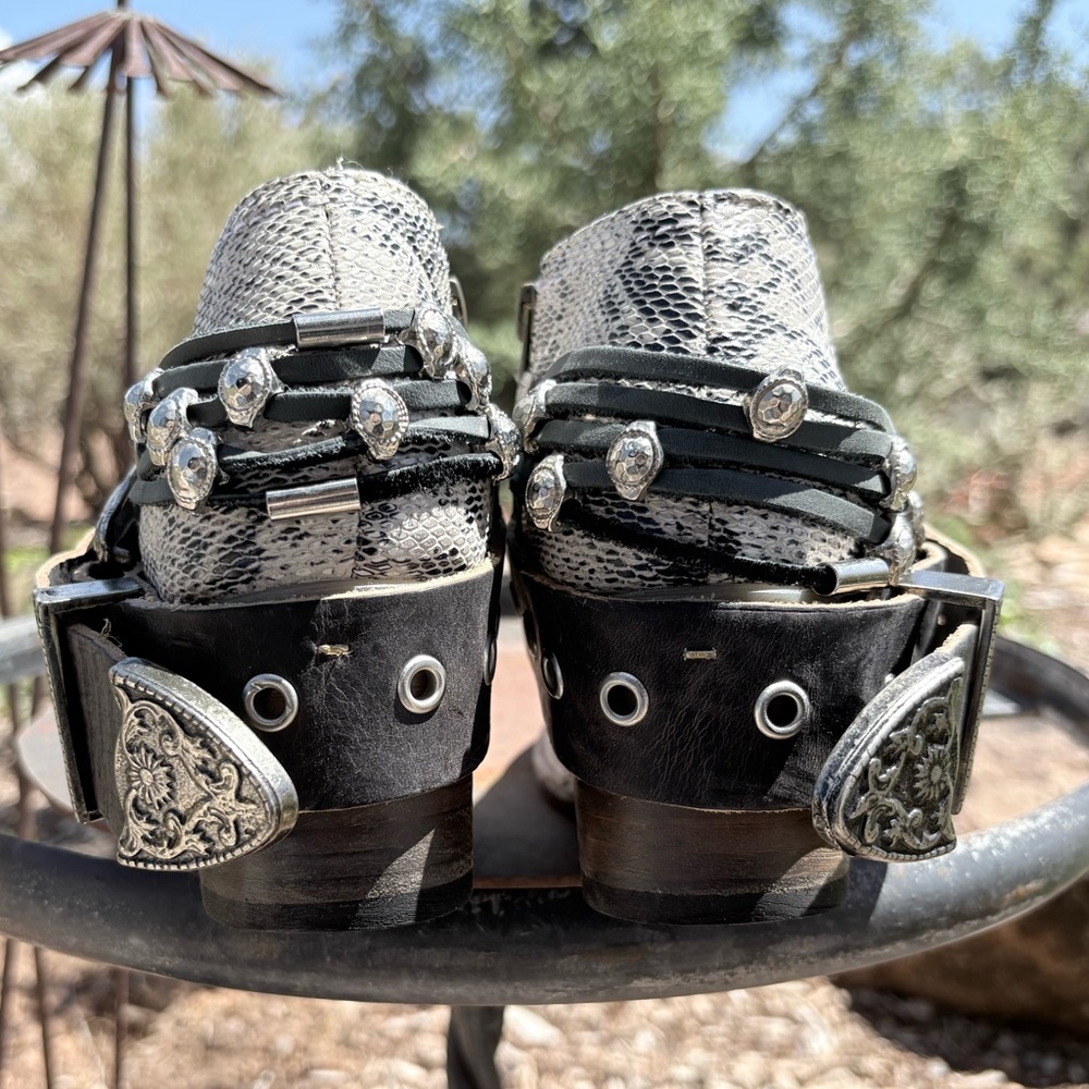 Freebird By Steven Saloon Booties - Picture 7 of 16